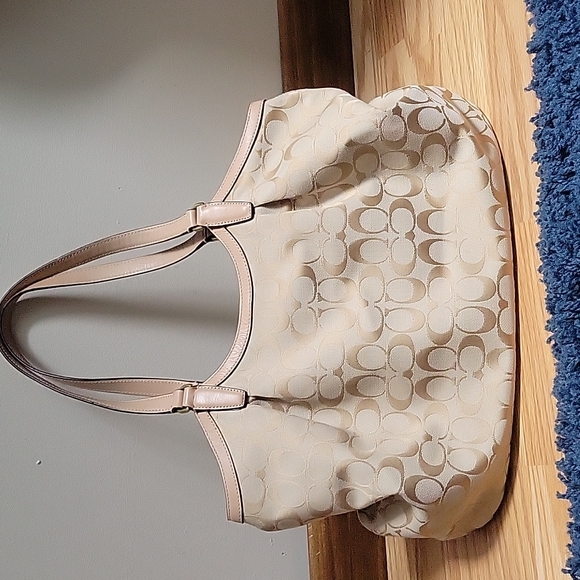 Coach purse - Picture 4 of 6